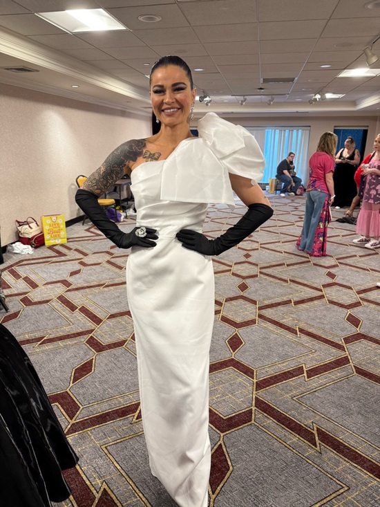 Elegant One-Shoulder White Satin Dress with Statement Bow - Picture 7 of 8